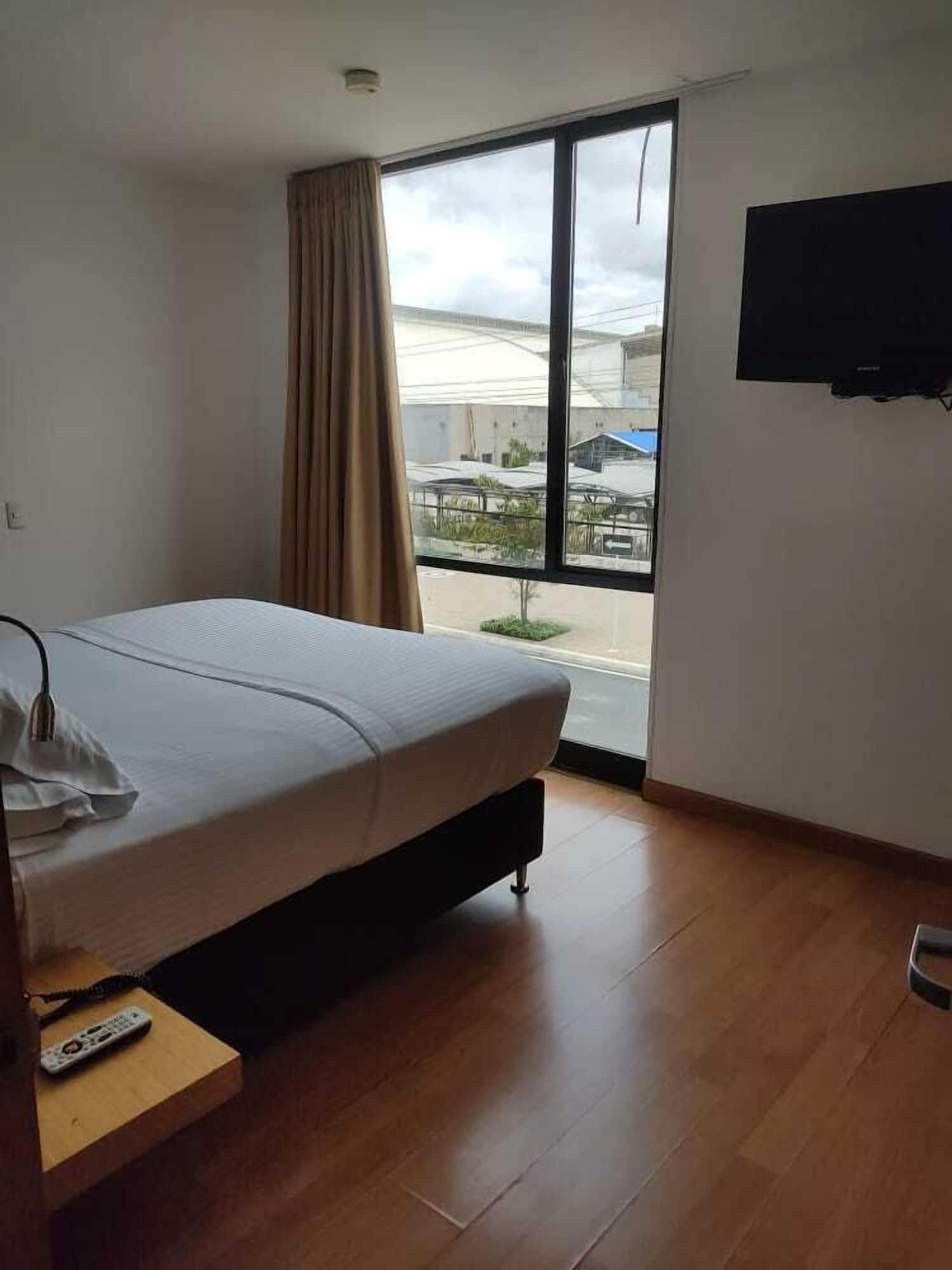 Hotel Dorado Ferial Bogota Buitenkant foto